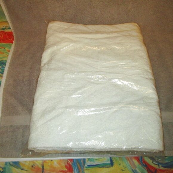 Lounge Chair Towel Portugese Cotton Chaise Lounge Towel with Pockets NEW Sealed - Picture 5 of 7